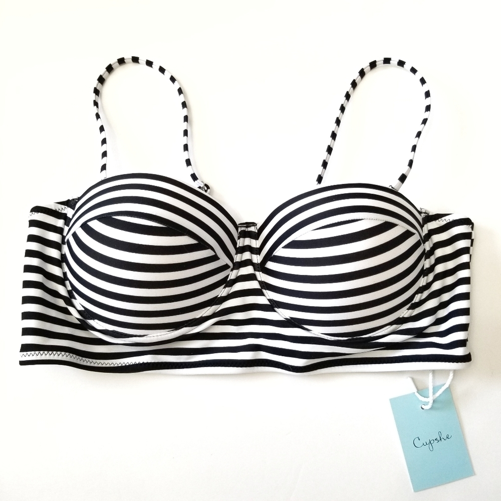 NWT Cupshe Black & White Stripe Bikini Top M